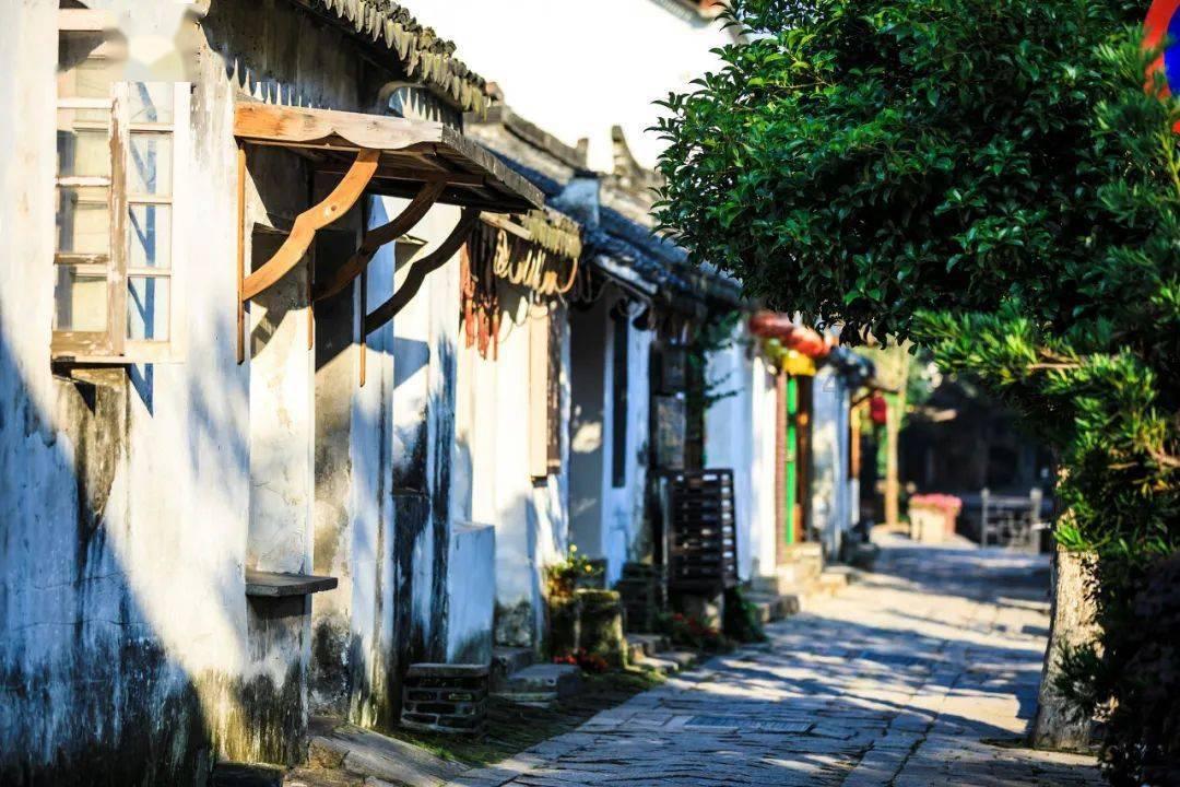 智慧问答网-闺蜜和别的女生关系好怎么发说说?,快速解答您的问题